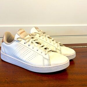 Adidas Women’s Advantage White and Copper Sneakers, Size 9.